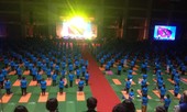 Độc đáo màn đồng diễn Yoga gần 1.200 người tại Hà Nội