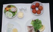 Vải thiều lên máy bay Vietnam Airlines làm món tráng miệng