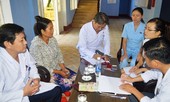 Nữ hộ lý tìm trả lại ví chứa nhiều triệu đồng cho bệnh nhân