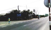 Bảo vệ chợ ven quốc lộ bị xe khách tông chết