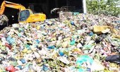 Bãi rác tạm trên rừng phòng hộ là sai