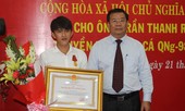 Trao Huân chương dũng cảm cho ngư dân cứu người gặp nạn trên biển