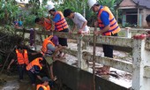 Vượt lũ vào thành phố làm công nhân, đôi vợ chồng bị cuốn tử vong