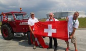 Fan Thụy Sĩ vượt 2.000 km đến Nga xem World Cup... bằng máy kéo