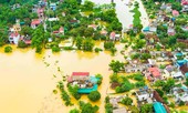 Cận cảnh mưa lũ nhấn chìm nhà dân ở Ninh Bình
