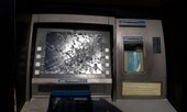 Điểu tra vụ dùng xà beng đập nát trụ ATM trộm tiền
