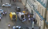 Taxi lao vào đám đông CĐV World Cup, 8 người bị thương
