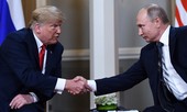 Vẻ mặt căng thẳng khi ông Trump và Putin bắt tay ở Phần Lan