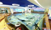 Đêm cuối ở Triều Tiên, Tổng thống Hàn Quốc cùng phu nhân đi ăn hải sản