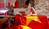 Làng làm cờ Tổ quốc bội thu nhờ AFF Cup 2018