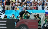 Suarez lập công, Uruguay sớm lấy vé vòng 1/8 World Cup