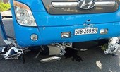 Xe khách tông hàng loạt xe máy đang dừng đèn đỏ ở Đồng Nai