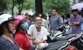 Sát giờ G thi THPT Quốc gia, phụ huynh sẵn sàng “vượt vũ môn” cùng con