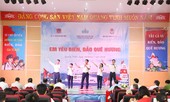 'Em yêu biển, đảo quê hương'