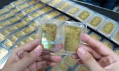 Vàng tiếp đà tăng giá, USD quay đầu