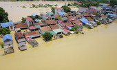 Hình ảnh nước ngập mênh mông ở ngoại thành Hà Nội