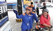 Giá xăng giảm 224 đồng/lít