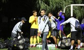 'Đột nhập' buổi tập của tuyển Malaysia ở Hà Nội trước chung kết
