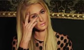 Paris Hilton rơi nước mắt kể về scandal lộ băng sex 15 năm trước