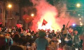Bản tin 8H: Công an bắn súng chỉ thiên ngăn CĐV quá khích