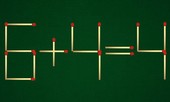 Di chuyển một que diêm sửa phép tính 6 + 4 = 4 thành đúng