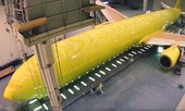 Quá trình sơn lại một chiếc Boeing 777 phức tạp như thế nào