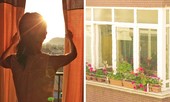 Mẹo làm dịu mát nhà ngày nóng không cần máy lạnh