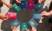 Vì sao hộ chiếu các quốc gia trên thế giới chỉ mang 4 màu sắc?