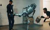 Video robot trả thù sau khi bị đánh đập gây sốt mạng