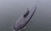 Tàu ngầm hạt nhân Omsk phóng tên lửa diệt mục tiêu cách 350 km