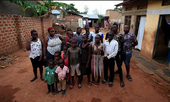 Bà mẹ 40 tuổi sinh 44 đứa con ở Uganda bị cấm đẻ