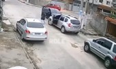 Thanh niên ‘nhọ’ nhất năm, vác súng đi cướp ô tô nhưng không biết lái xe
