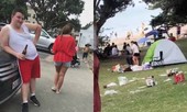 New Zealand trục xuất gia đình du khách 'tệ hơn lợn'