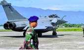 Lý do dàn máy bay chiến đấu Pháp hạ cánh khẩn cấp ở Indonesia