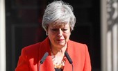 Thủ tướng Anh Theresa May rơi lệ khi thông báo ngày từ chức