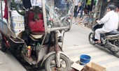 Kinh hãi xe ba bánh đè chết người ở Hà Nội