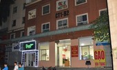 Rơi từ tầng cao chung cư xuống mái tôn, bé gái chết thương tâm