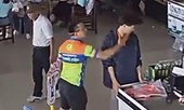 Giáng cấp, cho xuất ngũ đối với Thượng uý tát nhân viên bán hàng