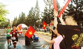 'Doping tinh thần' bên đường chạy Tiền Phong Marathon 2019