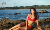 Showbiz 15/6: Nữ bác sĩ gặp rắc rối vì khoe ảnh bikini lên mạng
