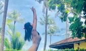 Thuỷ Tiên tung ảnh áo tắm ‘cực nóng’, fan khuyên nên làm mẫu nội y