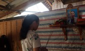 Nữ sinh mồ côi bơ vơ tìm nơi thờ mẹ