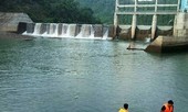 Người đàn ông đuối nước thương tâm dưới cửa xả thủy điện