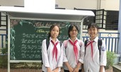 Tặng giấy khen cho 3 học sinh nhặt của rơi trả lại người đánh mất