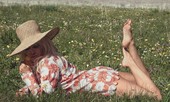 'Quả bom gợi cảm' Pamela Anderson hồi xuân nhờ yêu bồ trẻ kém 18 tuổi