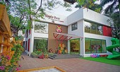 Maple Bear hoạt động chui sao lãnh đạo quận Tây Hồ vẫn ký tuyển sinh