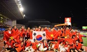Thủ tướng gặp mặt, mời cơm chúc mừng hai nhà vô địch bóng đá SEA Games