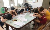 13 chân dài 'phục vụ' ma túy cho hàng chục thanh niên trong quán karaoke