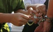 Bé gái 13 tuổi nhiều lần bị người hàng xóm xâm hại tình dục