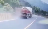 Người đàn ông liều mình ngăn chiếc xe tải trôi tự do